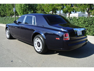 Illustration for article titled You Can Buy A Rolls Royce Phantom For $400,000 Off Its Original Price